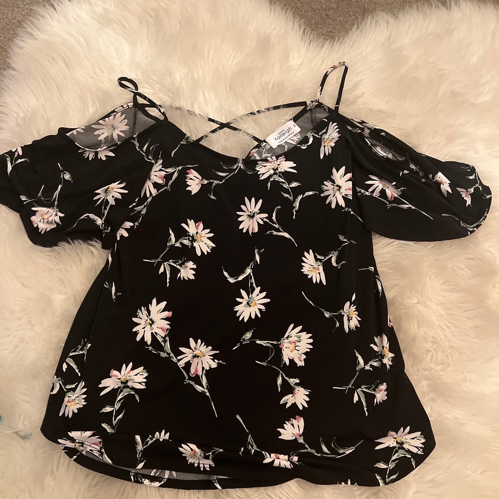Kayleigh cold shoulder top